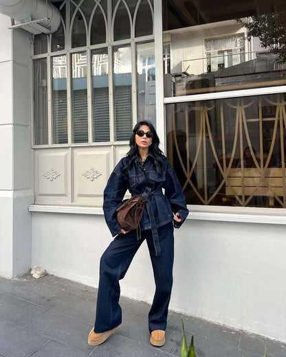 OUDINA Nouvelle Vente Chaude Veste en Jean à Col Revers avec Ceinture Taille et Pantalon Ensemble 2 Pièces pour Femmes Ensemble en Denim Femme